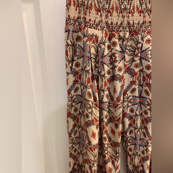 BEBE • Airy Wide-Leg Floral Pants - Picture 5 of 11